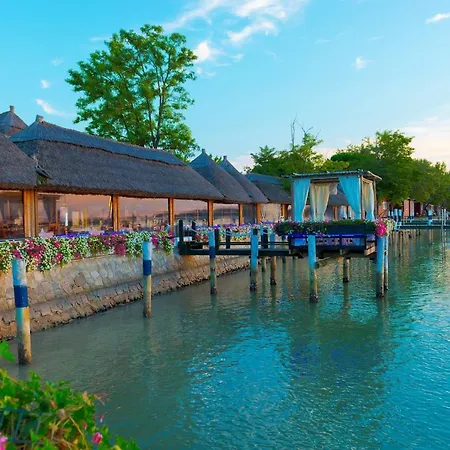 Apartment In 24415 *